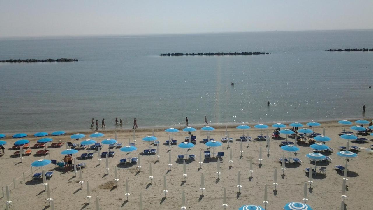 Апартаменты Giovanni In Romantic Adria On The Beach Лидо-ди-Помпоза Экстерьер фото